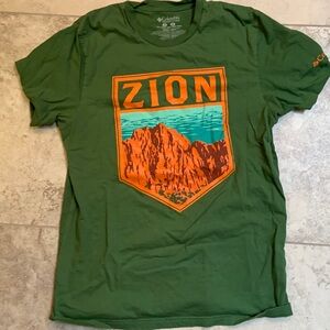 Columbia Zion National Park Shirt. Medium.